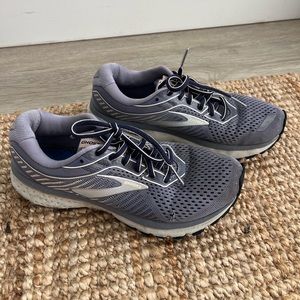 Brooks Ghost 12 Sneakers